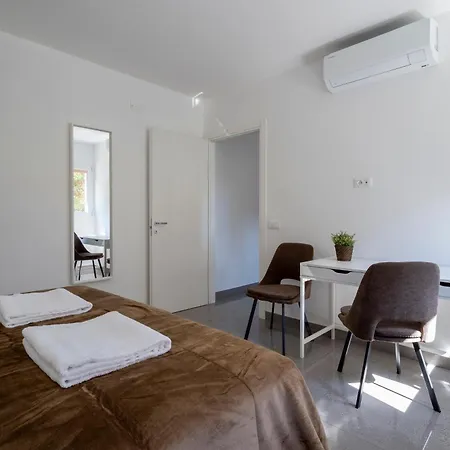 Modern Near With Kitchenette