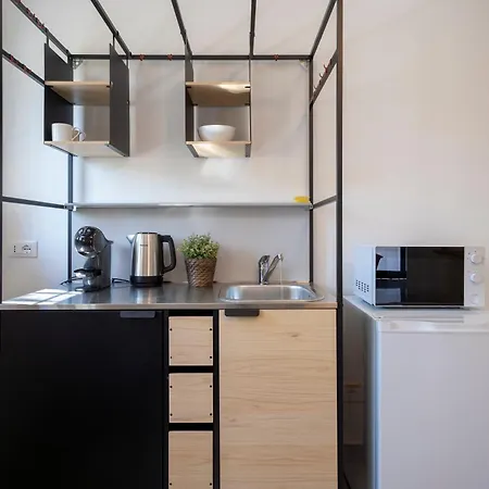 Apartman Modern Near With Kitchenette Velence