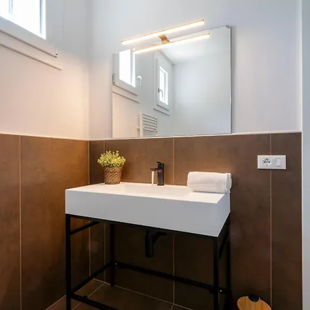 Modern Near With Kitchenette Apartman